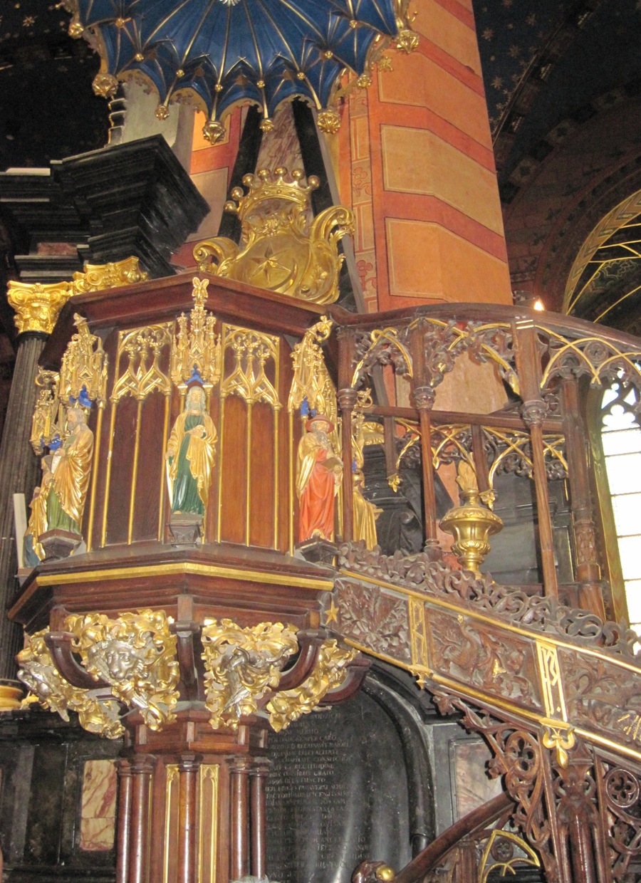 21- Cracovia-Angolo della chiesa con il Pulpito